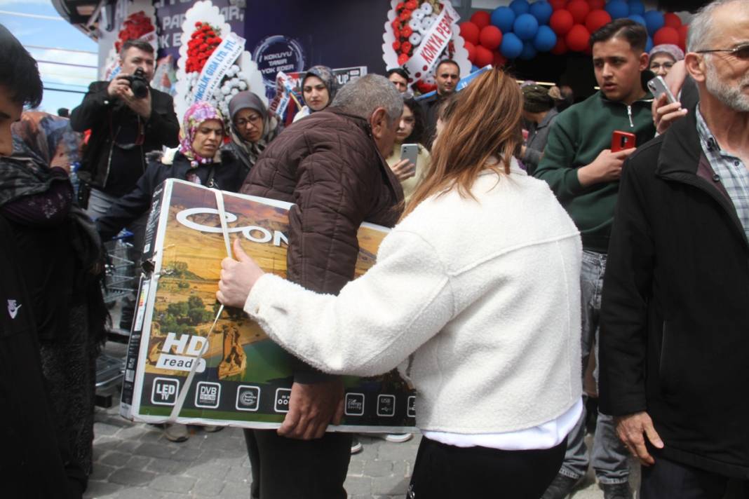 Konya'da ucuz televizyon izdihamı! İşte düştüğü fiyat 4